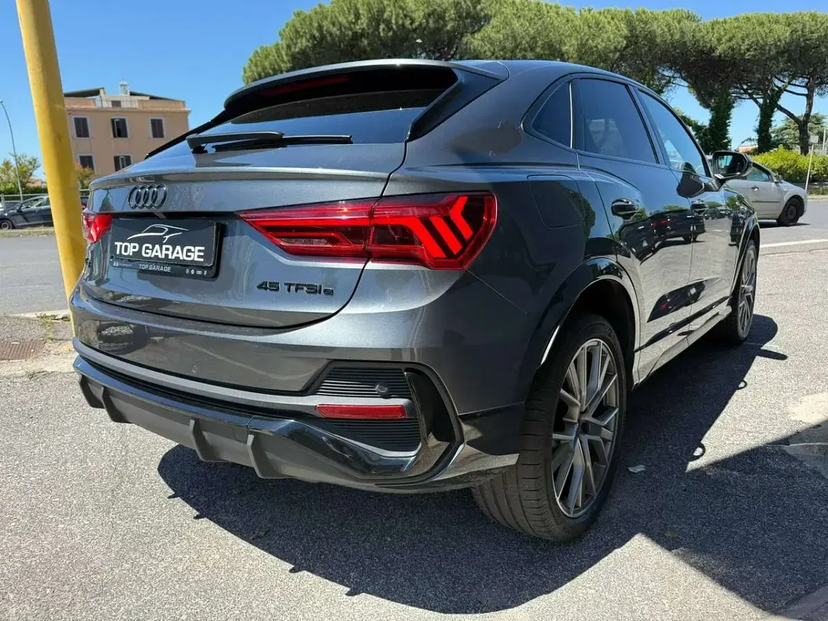 Usata Audi Q3 Sportback S-Line 150 CV (110 kW) 2022 Grigio daytona SUV