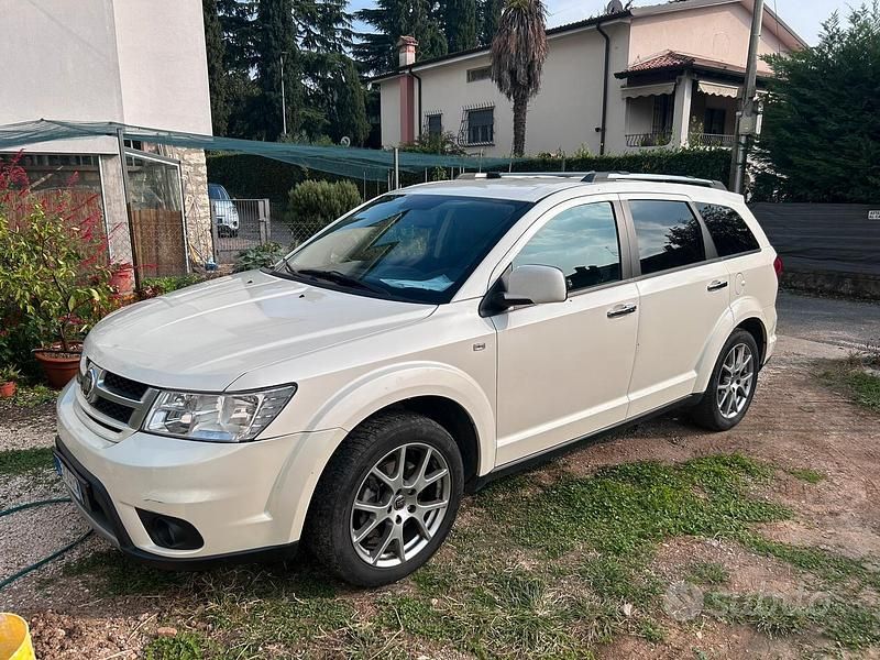 Bianco Usata 2015 Fiat Freemont Lounge SUV | 8000 € (Buon prezzo) - Immagine 1/4