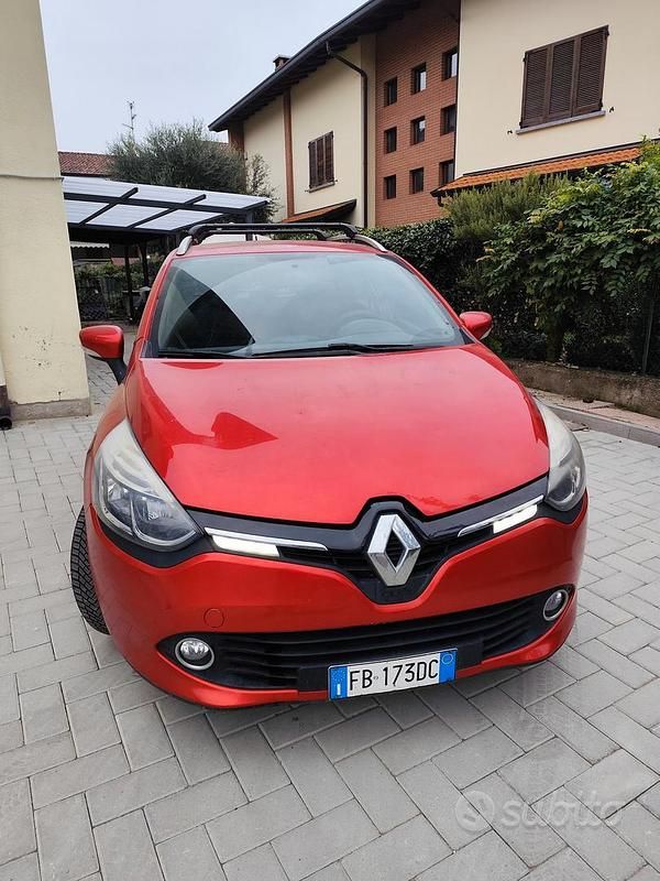 Rosso Usata 2015 Renault Clio GrandTour Station wagon | 6500 € (Buon prezzo) - Immagine 1/4