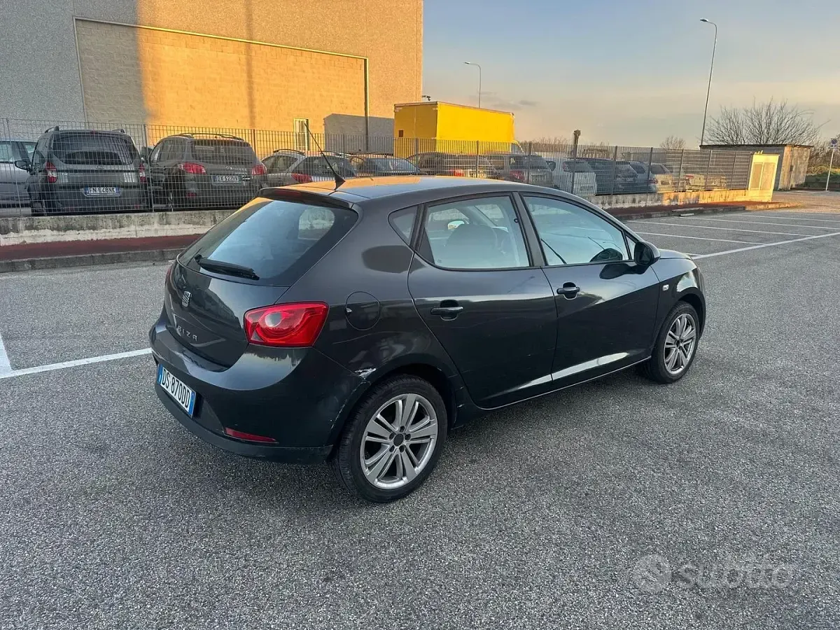 Usata Seat Ibiza Stylance 86 CV (63 kW) 2008 Grigio Berlina