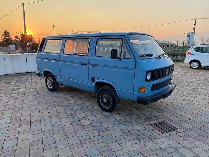 Usata VW Caravelle 1991 Blu Monovolume