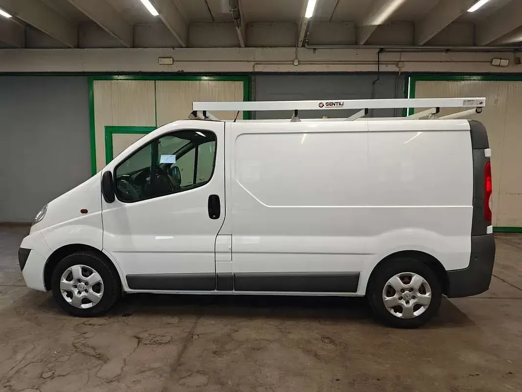 Usata Opel Vivaro 122 CV (89 kW) 2013 Bianco Monovolume