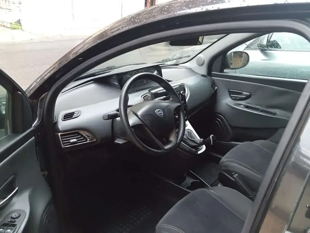 Usata Renault Clio II 75 CV (55 kW) 2010 Berlina