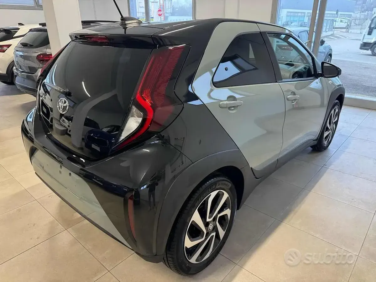 Nuova Toyota Aygo X Trend 72 CV (52 kW) 2025 Verde SUV