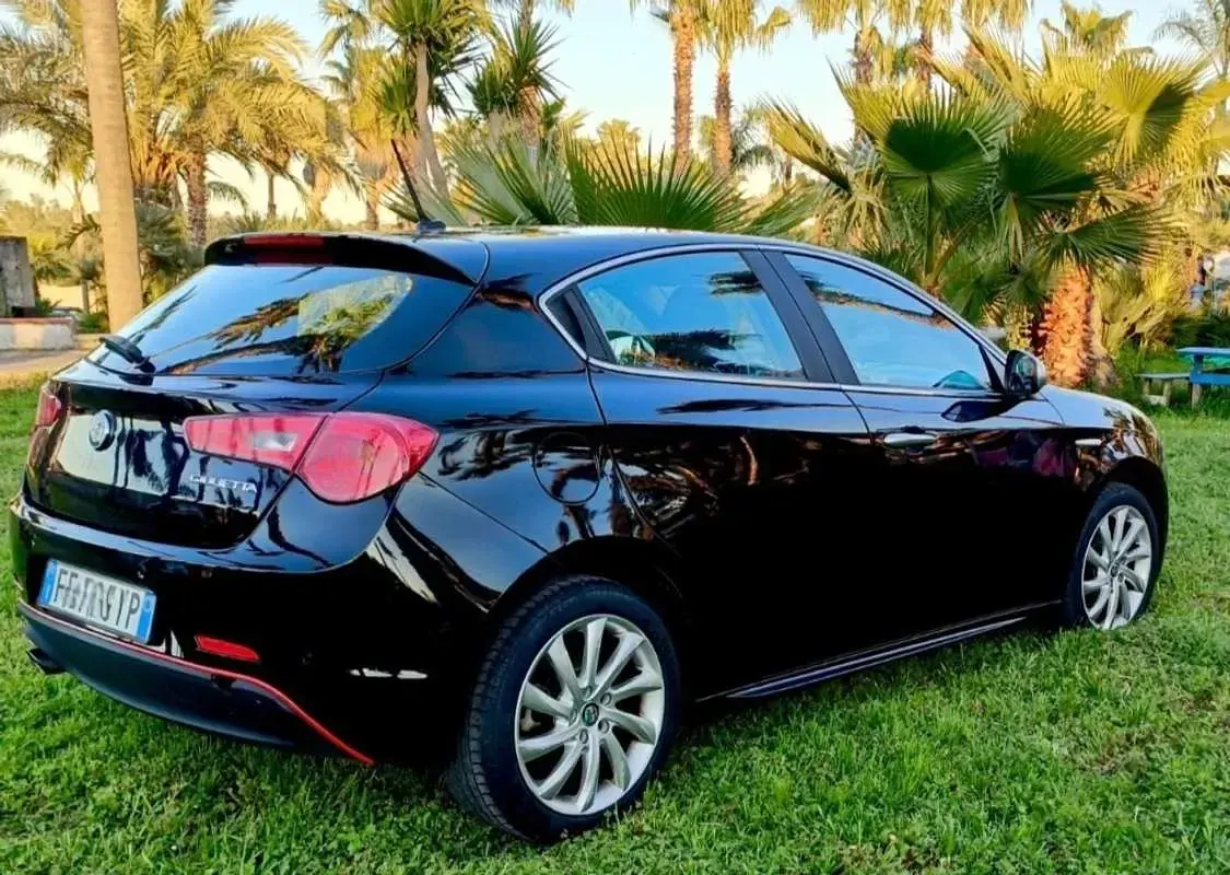 Usata Alfa Romeo Giulietta Exclusive 120 CV (88 kW) 2016 Utilitaria