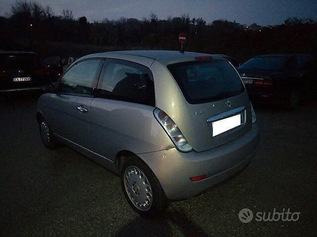 Usata Lancia Ypsilon 60 CV (44 kW) 2007 Grigio Utilitaria