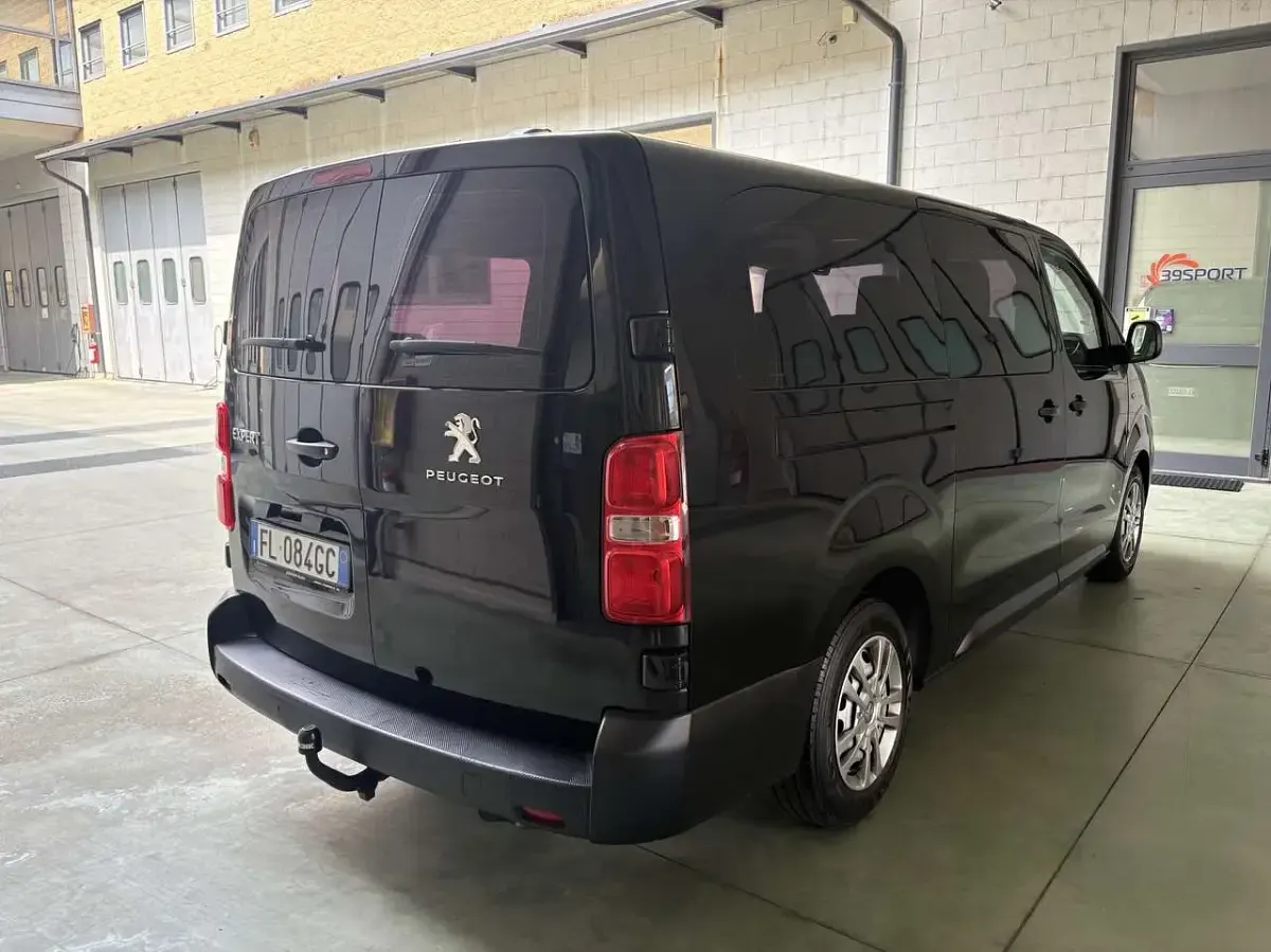 Usata Peugeot Expert 116 CV (85 kW) 2017 Nero Furgone