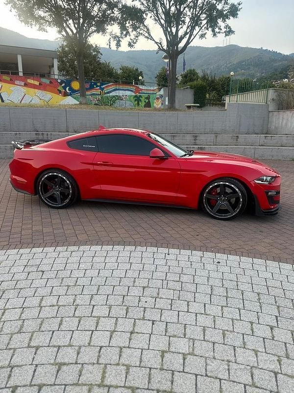 Usata Ford Mustang Fastback 290 CV (213 kW) 2020 Rosso Coupé