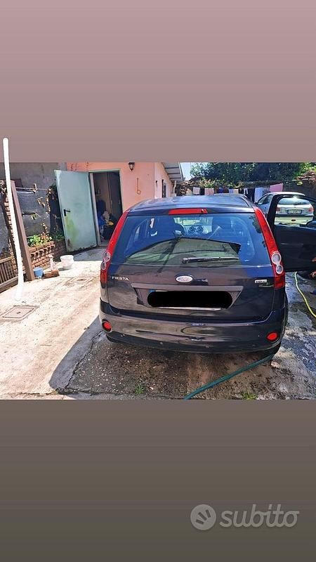 Usata Ford Fiesta 80 CV (58 kW) 2006 Nero Utilitaria