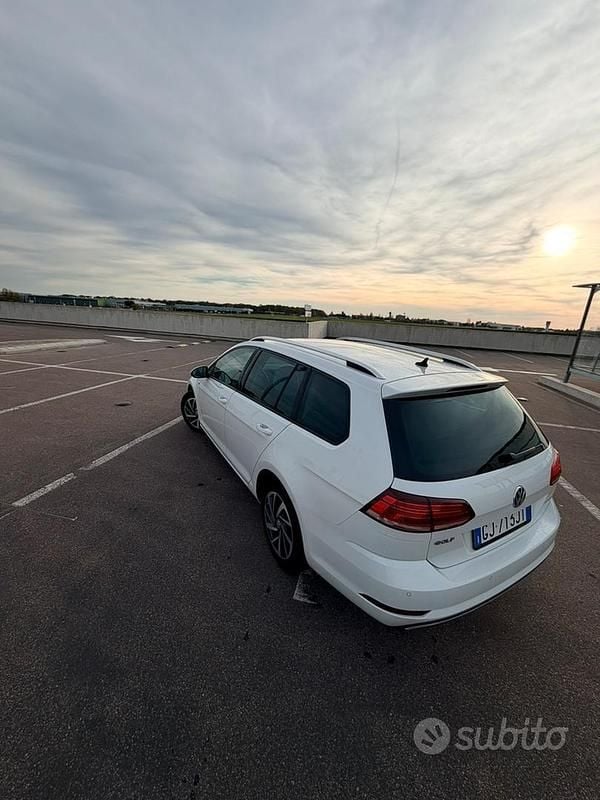 Second-hand VW Golf VII Highline 116 CP (85 kW) 2017 Alb Break