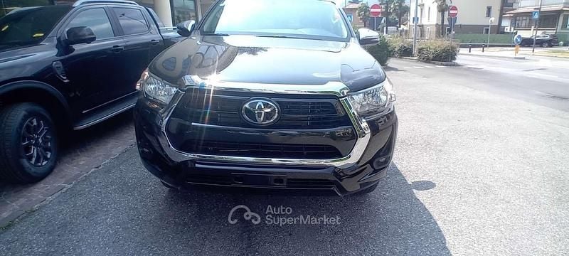 Nuova Toyota HiLux Lounge 204 CV (150 kW) 2025 Nero Pick-up