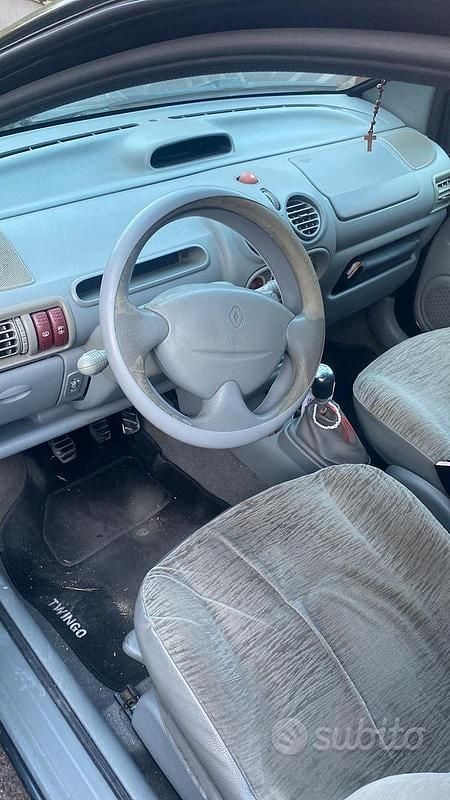 Usata Renault Twingo 58 CV (42 kW) 2002 Nero Utilitaria