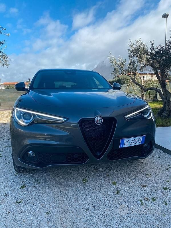 Usata Alfa Romeo Stelvio Veloce 210 CV (154 kW) 2021 Grigio SUV