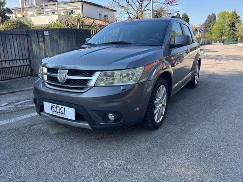 Usata Fiat Freemont Lounge 140 CV (102 kW) 2012 Grigio SUV