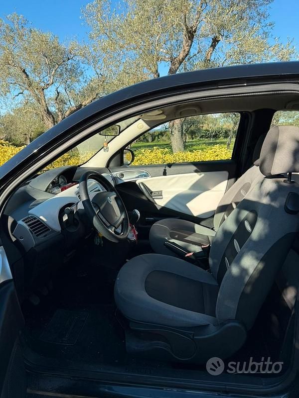 Usata Lancia Ypsilon 75 CV (55 kW) 2011 Nero Utilitaria