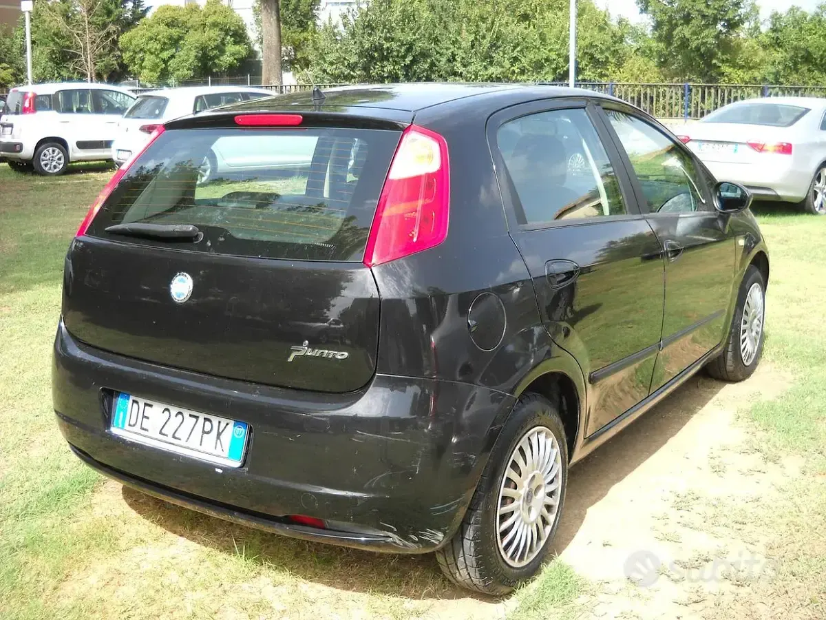 Usata Fiat Grande Punto 65 CV (47 kW) 2007 Nero Utilitaria