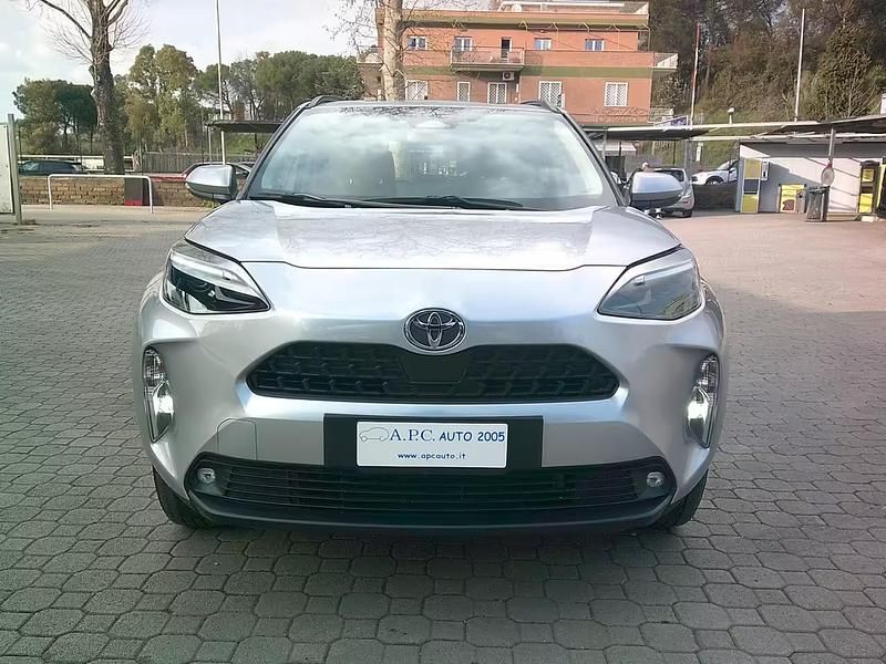Usata Toyota Yaris Cross Active 92 CV (67 kW) 2025 Grigio SUV
