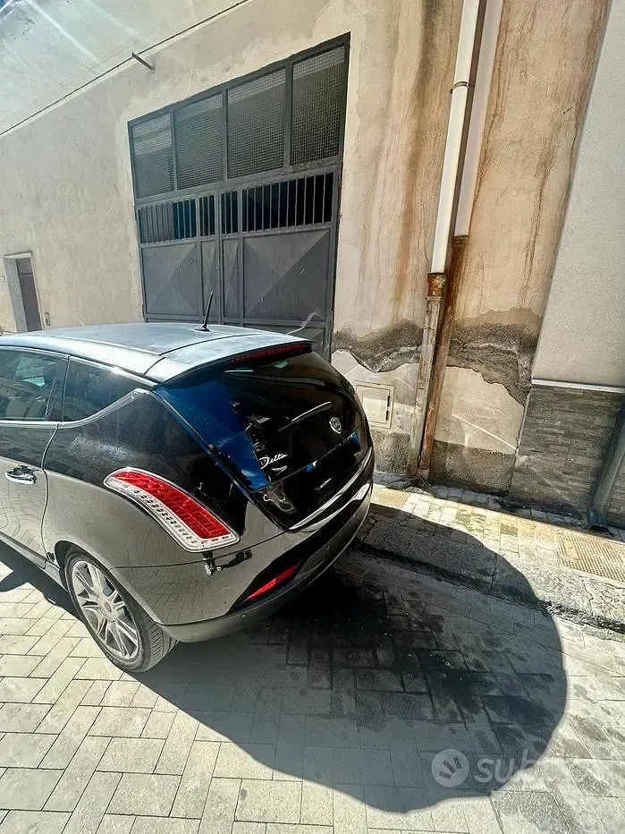 Usata Lancia Delta Platinum 120 CV (88 kW) 2011 Utilitaria