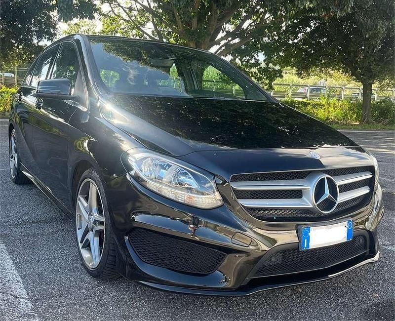 Usata Mercedes B200 Premium 136 CV (100 kW) 2015 Nero Monovolume