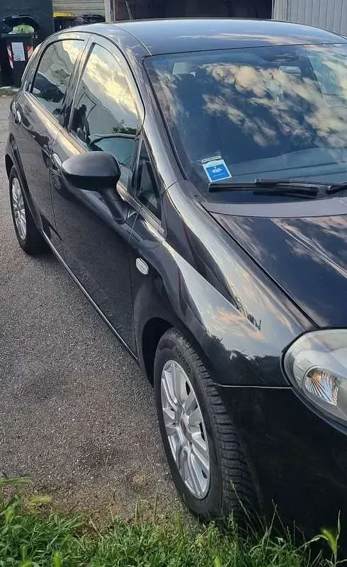 Usata Fiat Grande Punto S 75 CV (55 kW) 2014 Nero Utilitaria