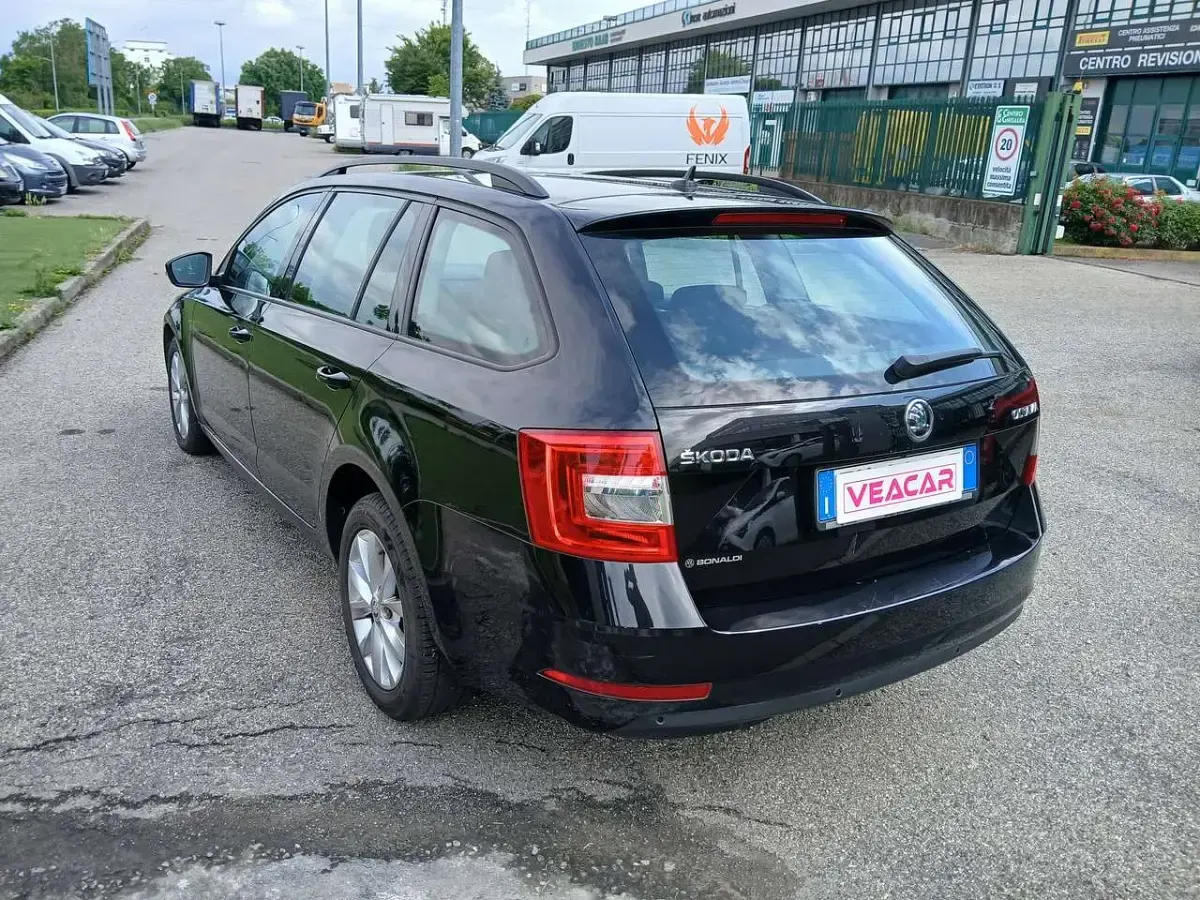 Usata Skoda Octavia Style 116 CV (85 kW) 2019 Nero Station wagon
