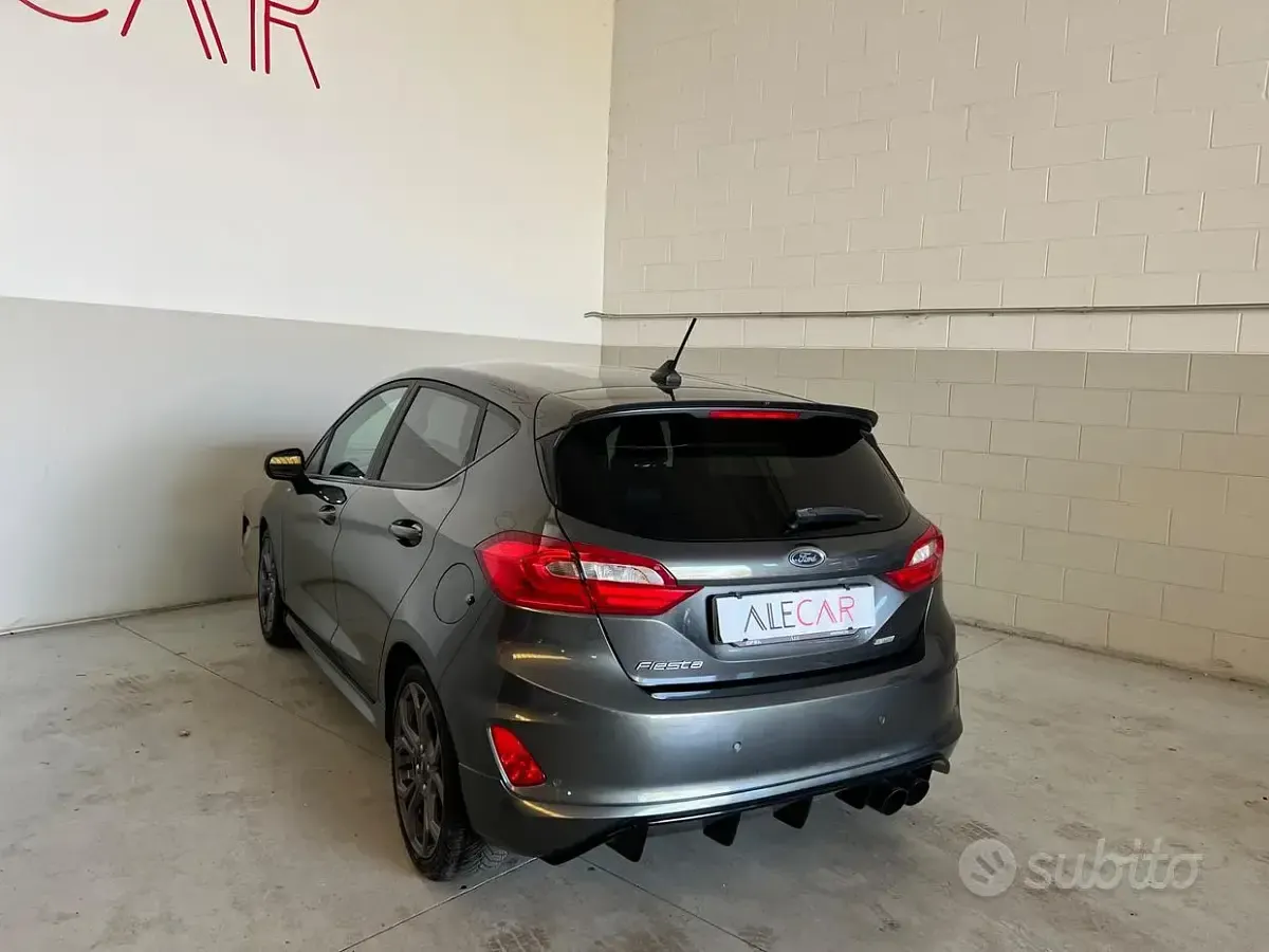 Usata Ford Fiesta ST-Line 101 CV (74 kW) 2019 Grigio Utilitaria