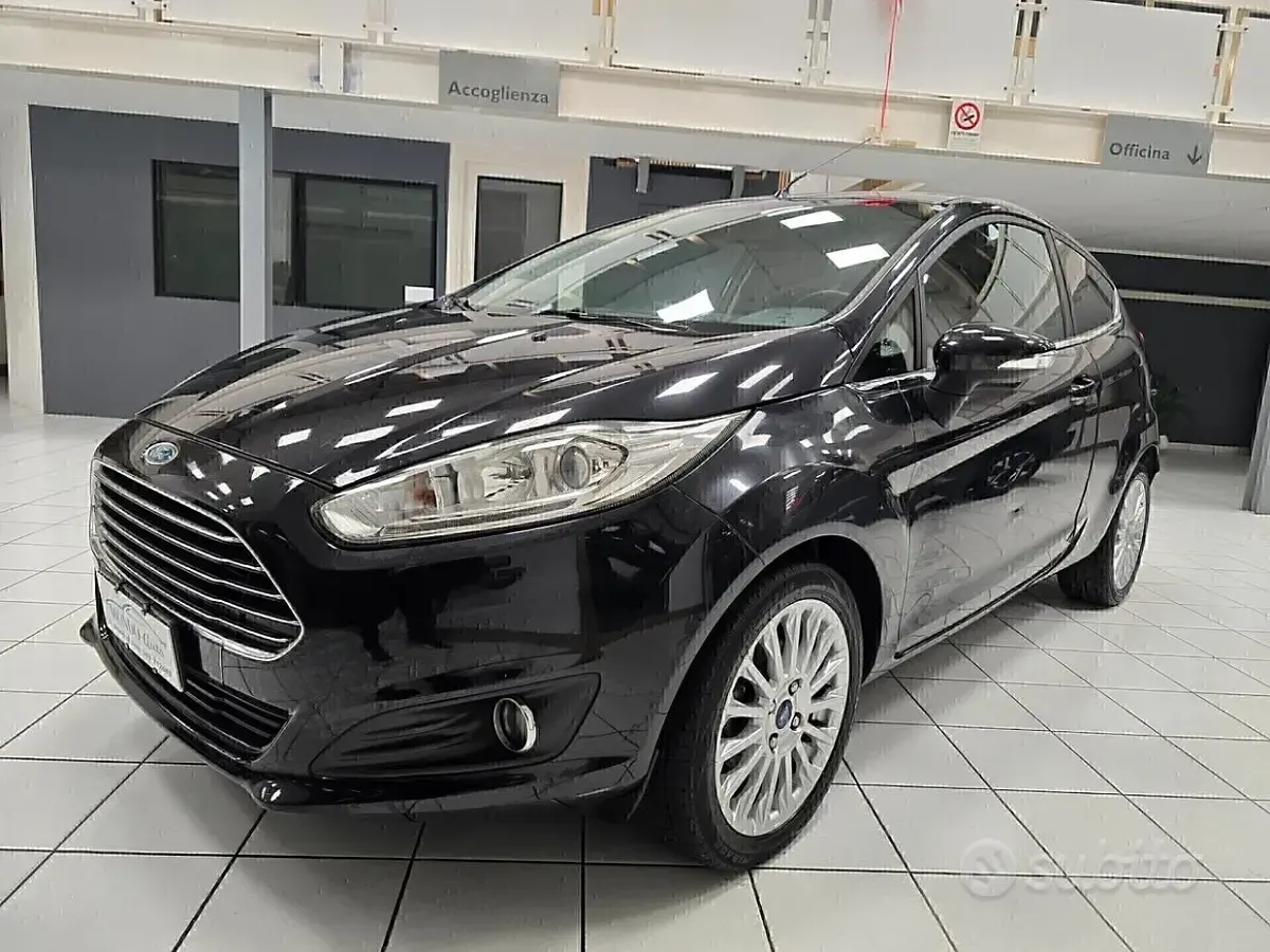 Second-hand Ford Fiesta Titanium 75 CP (55 kW) 2013 Negru Berlinǎ