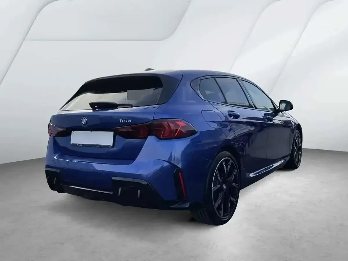 Usata BMW 118 M Sport 150 CV (110 kW) 2025 Blu/azzurro Utilitaria