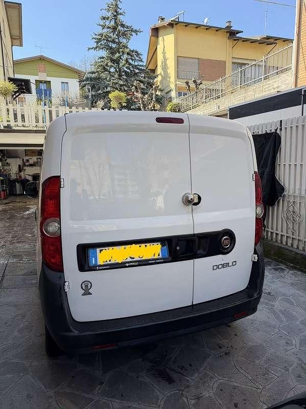 Usata Fiat Doblò Emotion 105 CV (77 kW) 2011 Monovolume