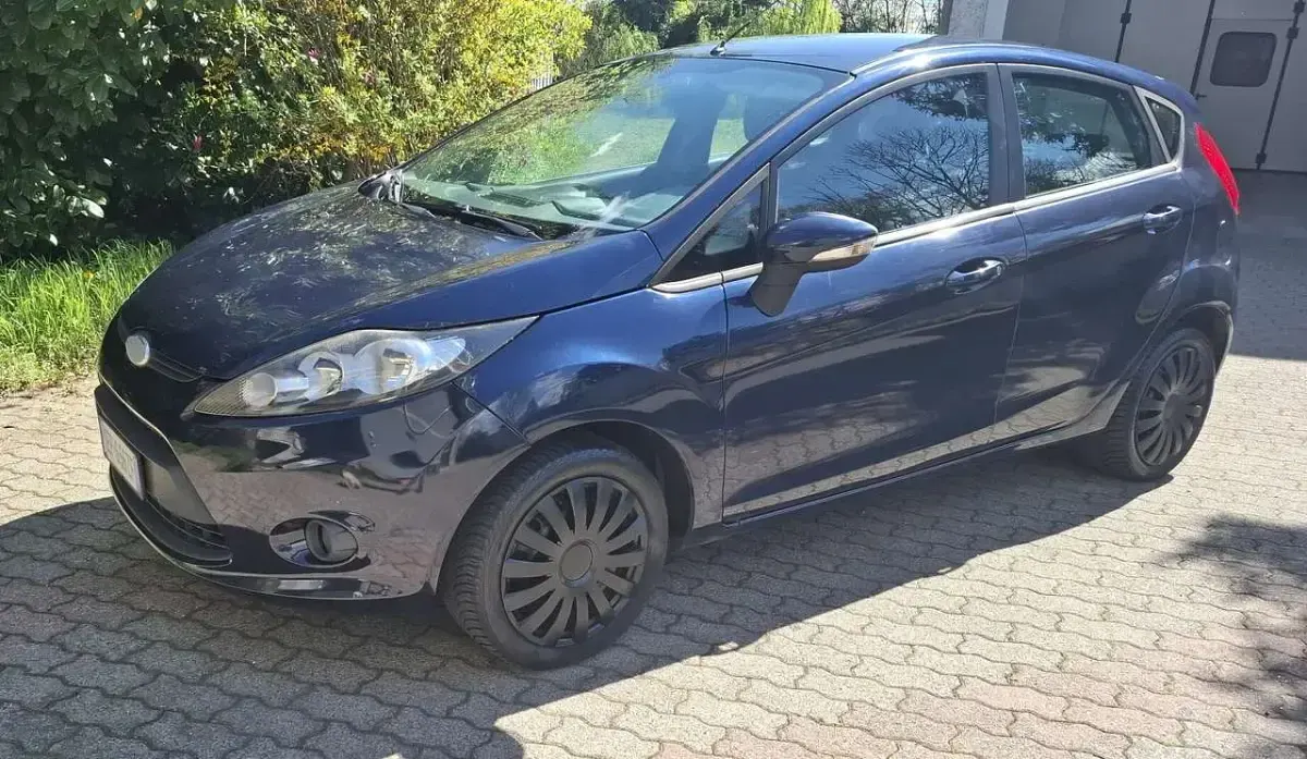Usata Ford Fiesta 82 CV (60 kW) 2011 Blu/azzurro Berlina