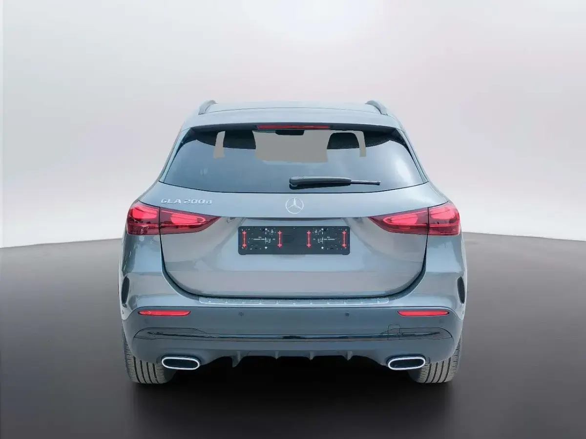 Nuova Mercedes GLA200 150 CV (110 kW) 2026 Grigio montagna SUV