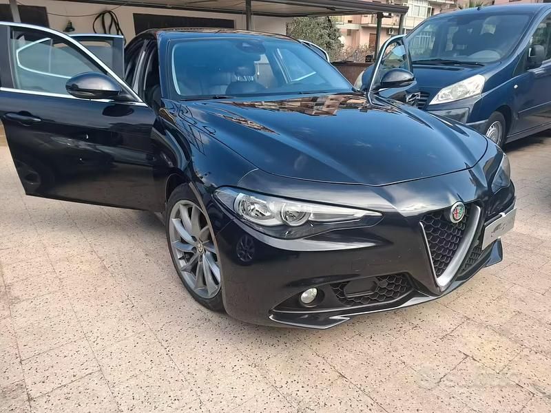 Usata Alfa Romeo Giulia Business 180 CV (132 kW) 2017 Nero Berlina