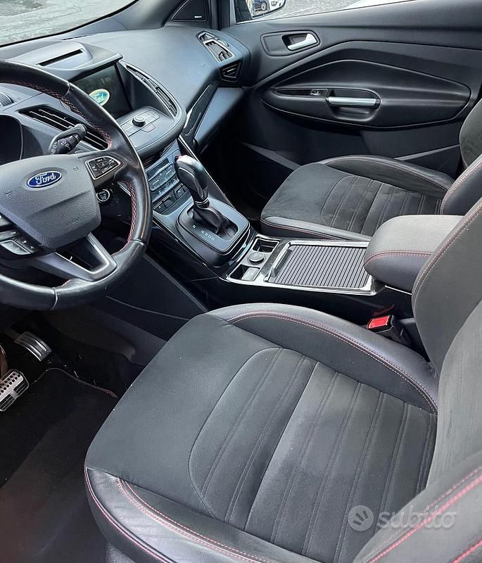 Usado Ford Kuga ST 179 CV (131 kW) 2018 Blanco SUV