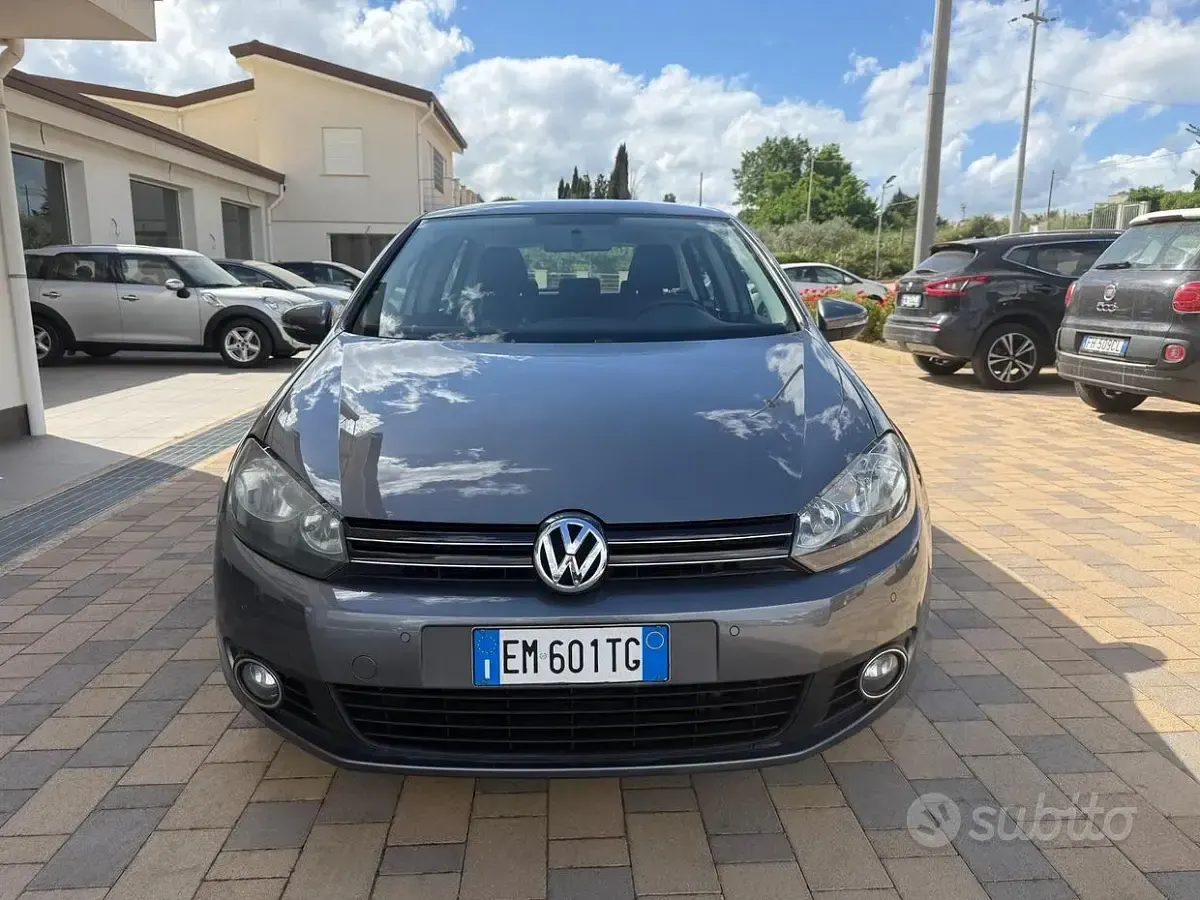Usata VW Golf VII Highline 105 CV (77 kW) 2012 Grigio Berlina