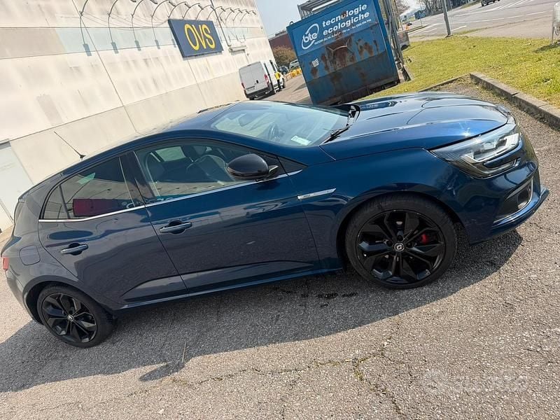 Usata Renault Mégane IV Bose Edition 110 CV (80 kW) 2017 Blu Berlina