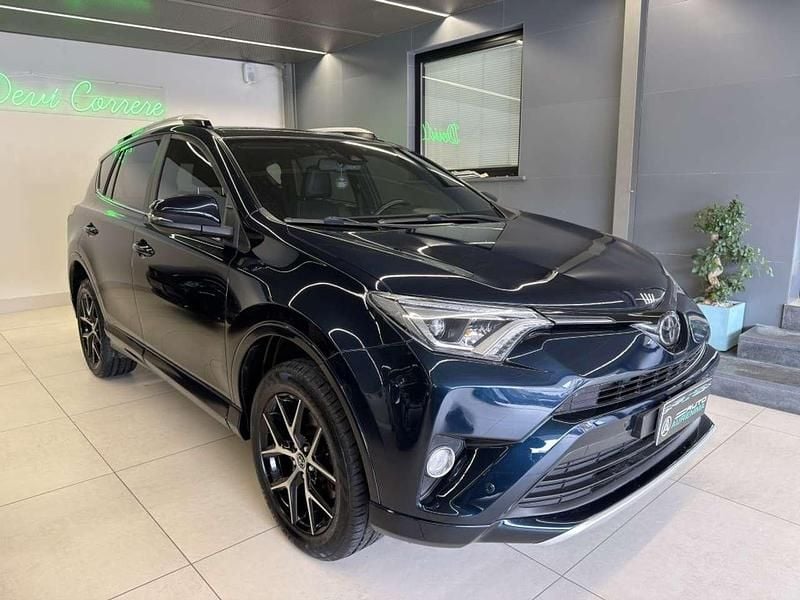 Usata Toyota RAV4 143 CV (105 kW) 2017 Blu/azzurro SUV