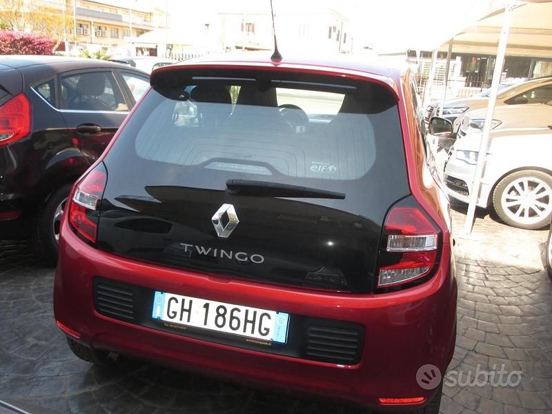 Usata Renault Twingo SE 70 CV (51 kW) 2015 Rosso Utilitaria
