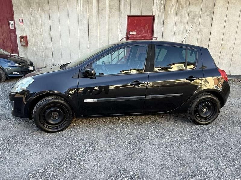 Usata Renault Clio II LE 75 CV (55 kW) 2008 Berlina