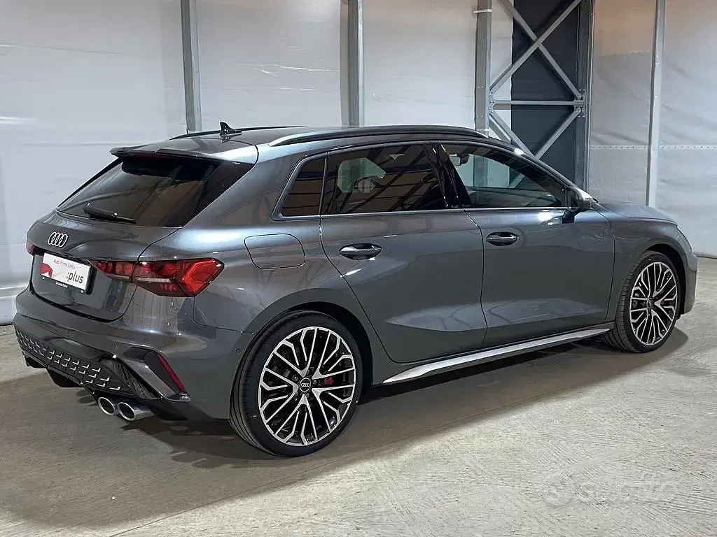 Usata Audi S3 Ambiente 333 CV (244 kW) 2025 Grigio daytona perlato Berlina