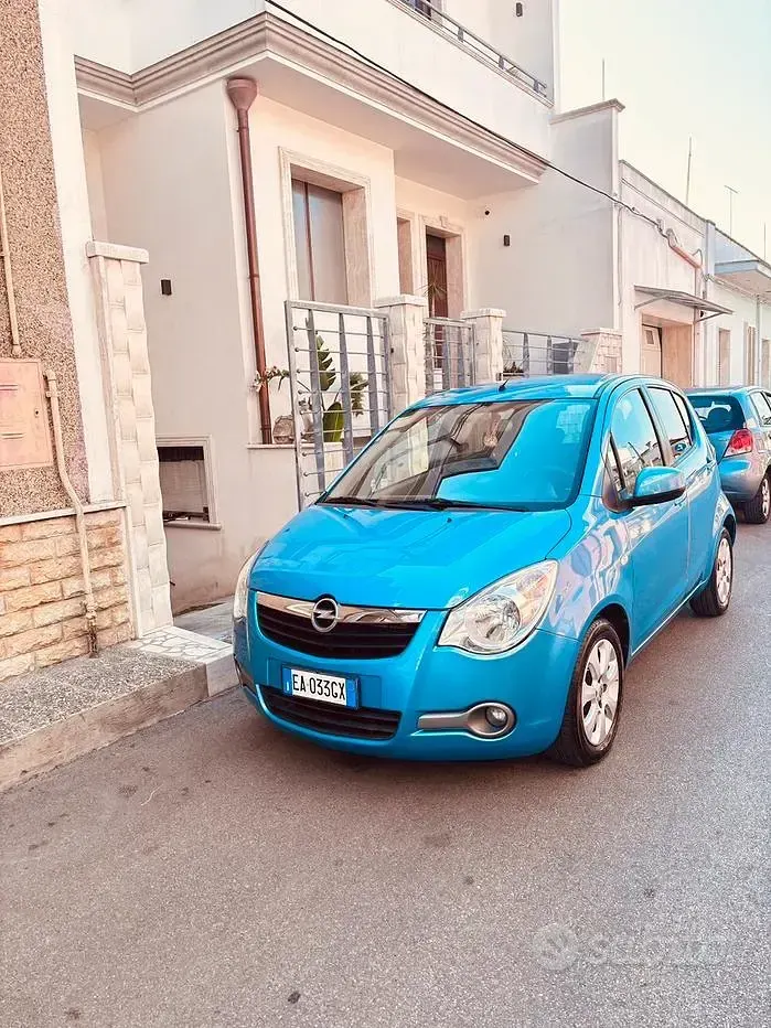 Usata Opel Agila 65 CV (47 kW) 2009 Bluazzurro Utilitaria