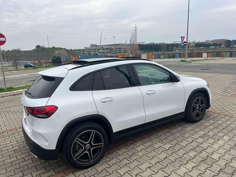 Usata Mercedes GLA200 Premium 150 CV (110 kW) 2022 Bianco SUV