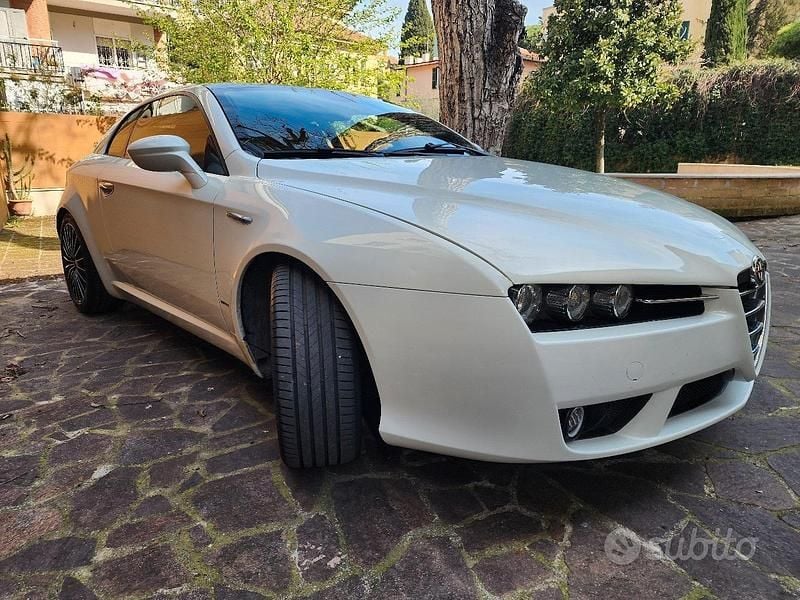 Usata Alfa Romeo Brera 200 CV (147 kW) 2010 Bianco Coupé