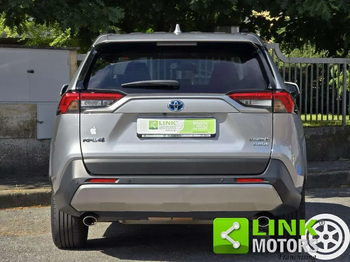 Usata Toyota RAV4 Hybrid Active 222 CV (163 kW) 2024 Grigio SUV