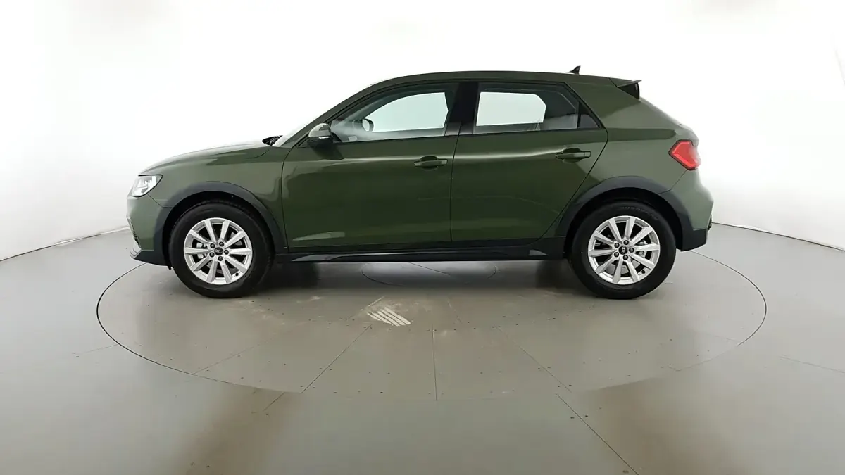 Usata Audi A1 Business 116 CV (85 kW) 2025 Verde distretto metallizzato SUV