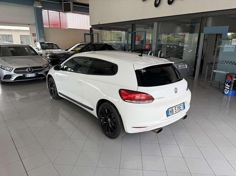 Begagnad VW Scirocco 122 HK (89 kW) 2011 Vit Sportkupé