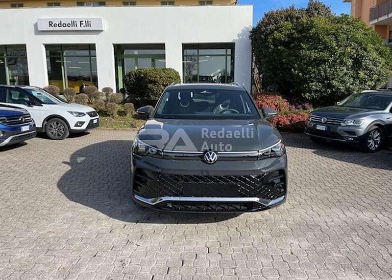 Nuova VW Tiguan R-line Plus 150 CV (110 kW) 2026 Grigio SUV