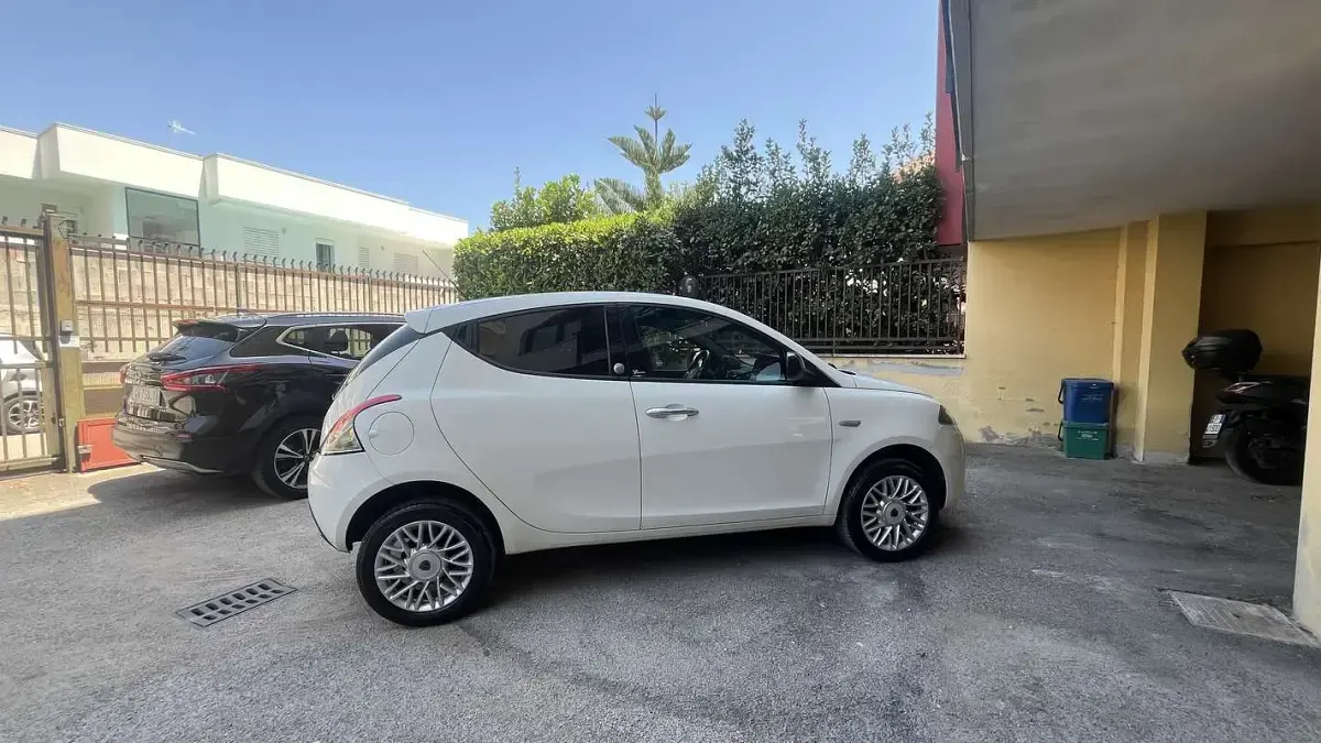 Usata Lancia Ypsilon Gold 86 CV (63 kW) 2013 Utilitaria
