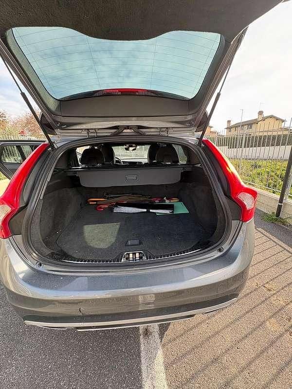 Usata Volvo V60 CC Momentum 150 CV (110 kW) 2016 Station wagon
