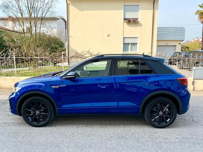 Usata VW T-Roc R-line 150 CV (110 kW) 2023 Blu SUV