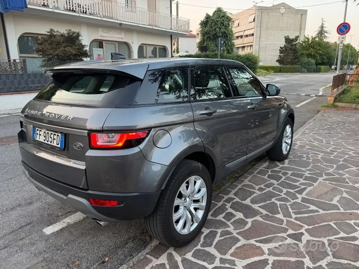 Usata Land Rover Range Rover evoque Pure 150 CV (110 kW) 2016 Grigio SUV